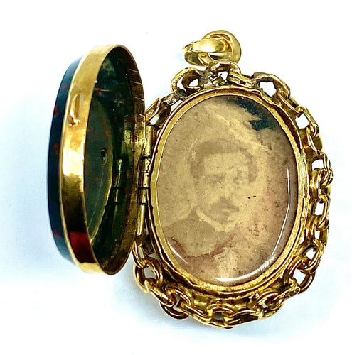 Pendentif Pendentif ouvrant jaspe sanguin perles fines rubis 58 Facettes AB172