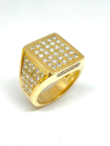 Bague Chevalière homme en or jaune et diamants 58 Facettes