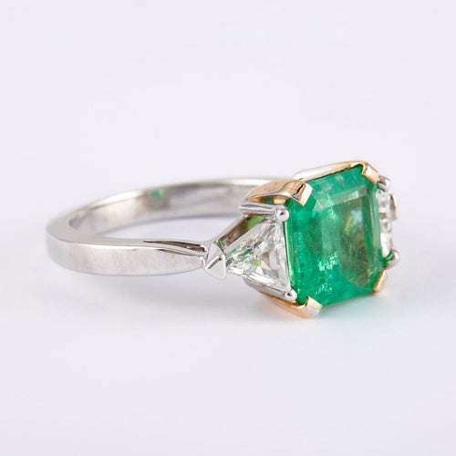 Bague Bague Emeraude et Diamants troïdia 58 Facettes