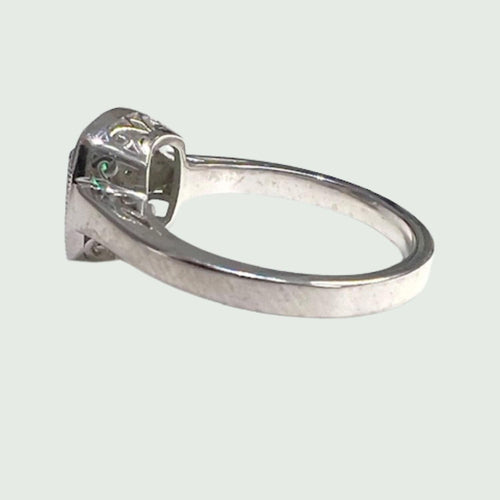 Bague Bague en platine de style ART DÉCO avec diamants et émeraudes 58 Facettes Q961A