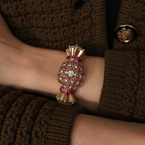 Montre Montre Bracelet Vintage en Or, Rubis et Diamants 58 Facettes