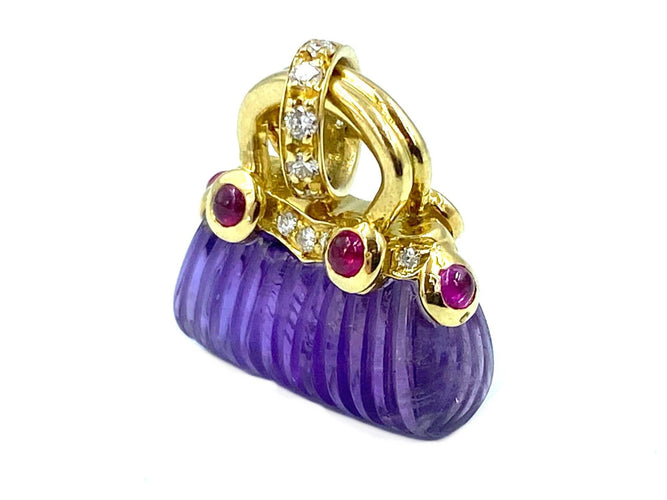 Pendentif Pendentif Sac à main en or jaune, améthyste, diamants et rubis 58 Facettes