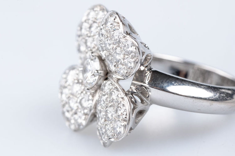 Bague 50-51 Van Cleef & Arpels - Bague "Cosmos" Or Blanc Diamants 58 Facettes BG-VANCLE4TR-104