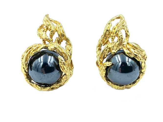 Boucles d'oreilles GILBERT ALBERT. Paire de boucles d’oreilles or jaune et perles interchangeables 58 Facettes