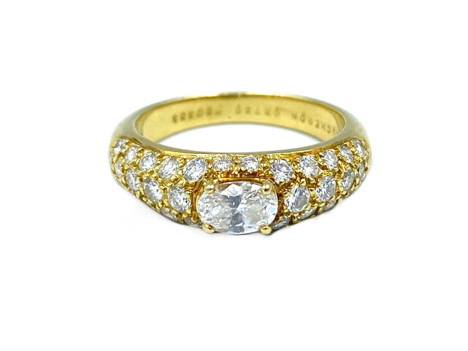Bague 52 BOUCHERON. Bague vintage or jaune et diamants 58 Facettes