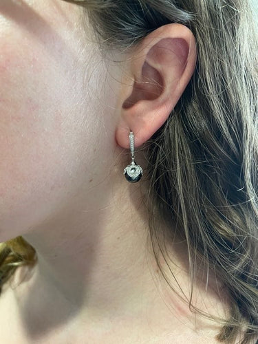 Boucles d'oreilles BOUCLES D'OREILLES LOUIS VUITTON PERLES ET DIAMANTS 58 Facettes 056291