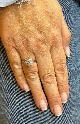 Bague 56 Bague marguerite platine diamants 58 Facettes