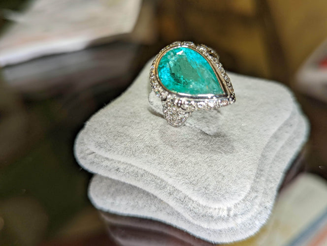 Bague Bague sertie d'une émeraude de Colombie certifiée 58 Facettes