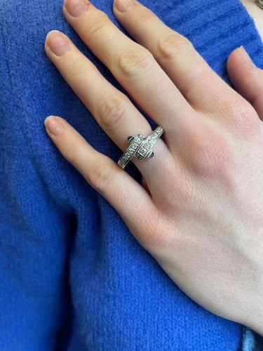 Bague 50 Bague or blanc, saphirs et diamants 58 Facettes 079831
