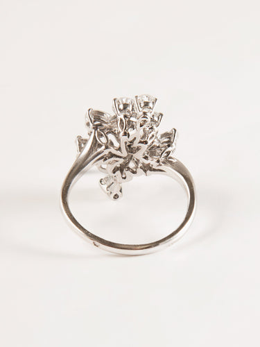 Bague 54 Bague en or blanc et diamants 58 Facettes