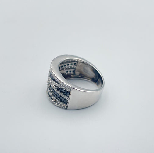 Bague Bague bandeau diamants blancs et noirs 58 Facettes