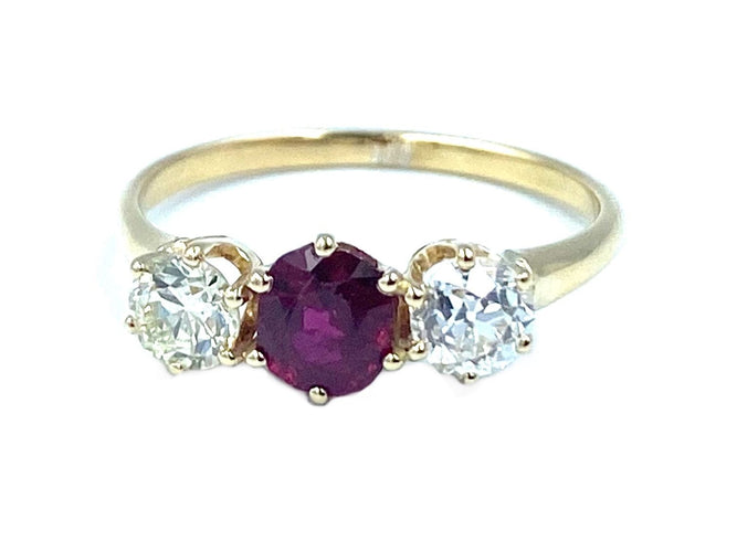 Bague Bague Trilogie or jaune, rubis et diamants 58 Facettes