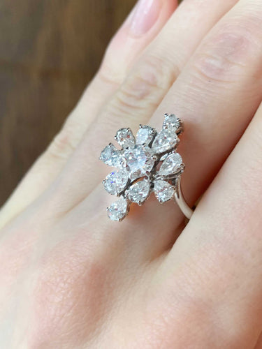 Bague 54 Bague en or blanc et diamants 58 Facettes