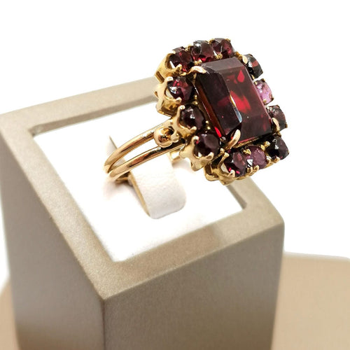 Bague Bague or jaune et grenats 58 Facettes