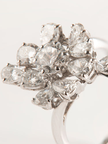 Bague 54 Bague en or blanc et diamants 58 Facettes