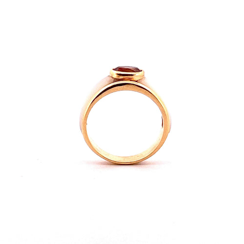 Bague Bague en or jaune 18 carats , topaze ovale et nacre blanche 58 Facettes
