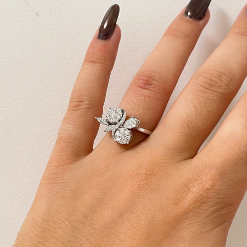Bague 53 Bague motif floral Diamants 58 Facettes