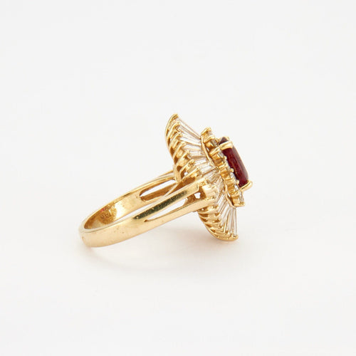Bague 52 Bague en Or jaune, rubis, diamants 58 Facettes