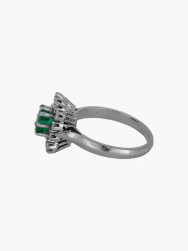 Bague 56 Bague or blanc, diamants et émeraude 58 Facettes