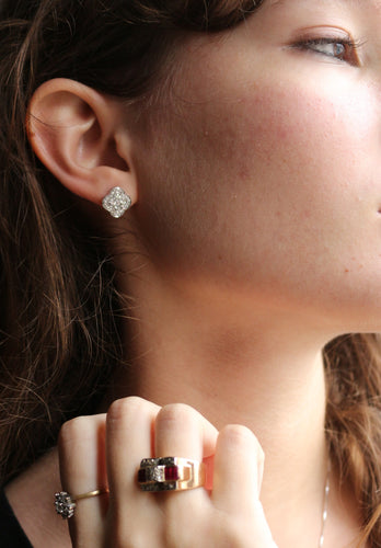 Boucles d'oreilles Boutons d'oreilles or blanc et diamants 58 Facettes 418