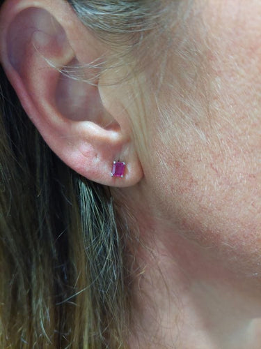 Boucles d'oreilles BOUCLES D'OREILLES CLOUS RUBIS 58 Facettes 074071
