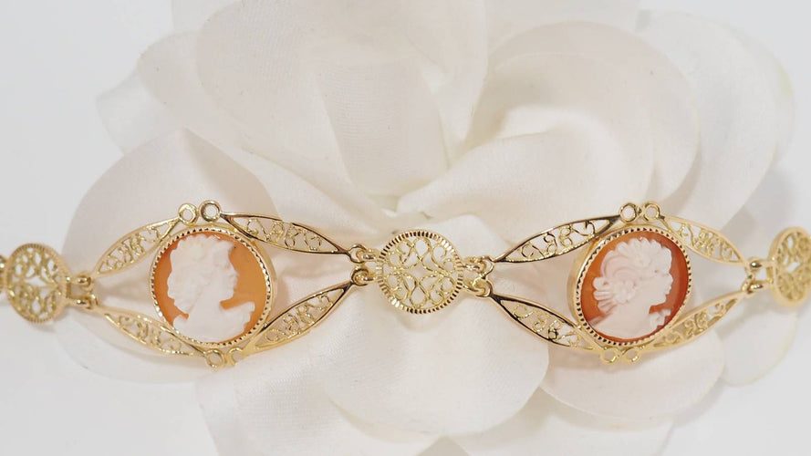 Bracelet Bracelet filigrané en or jaune et camées 58 Facettes 31833