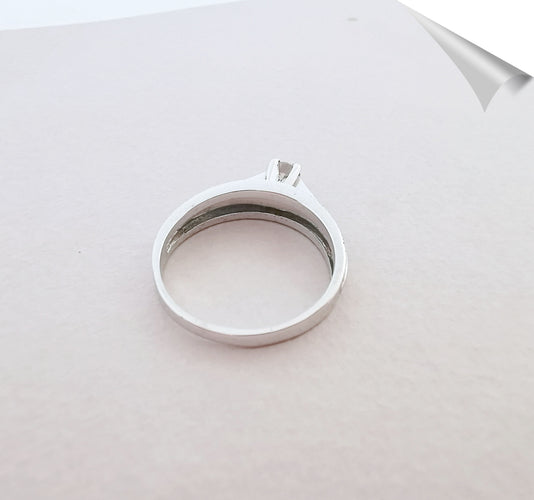 Bague Bague ancienne solitaire or gris, diamant 58 Facettes AA 1547