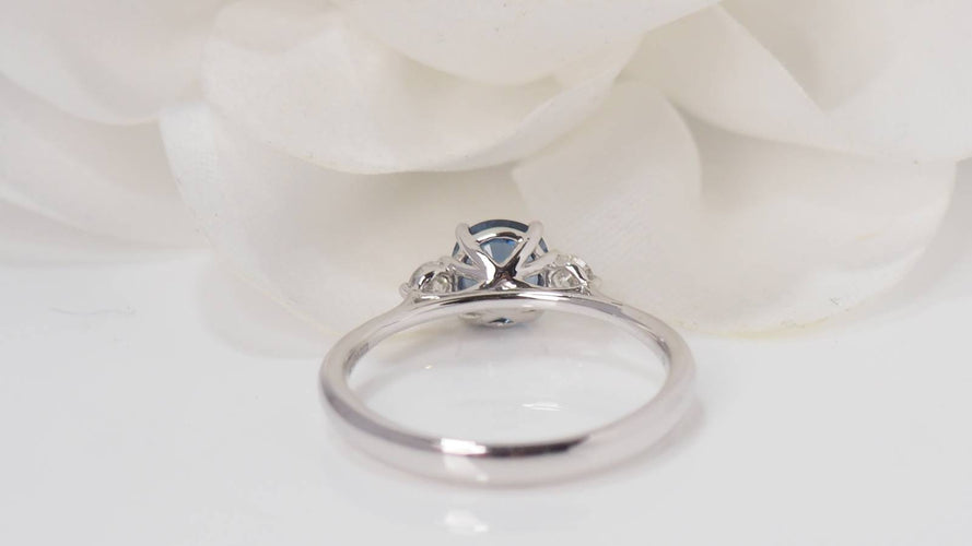 Bague 55.5 Bague en platine saphir de Ceylan et diamants 58 Facettes 32075