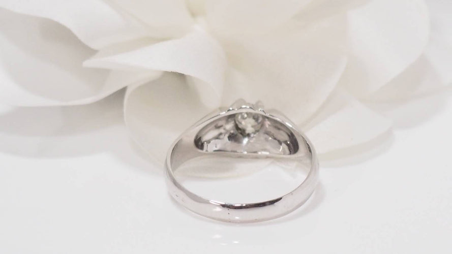 Bague 64 Bague solitaire en or blanc et diamant 58 Facettes 32196