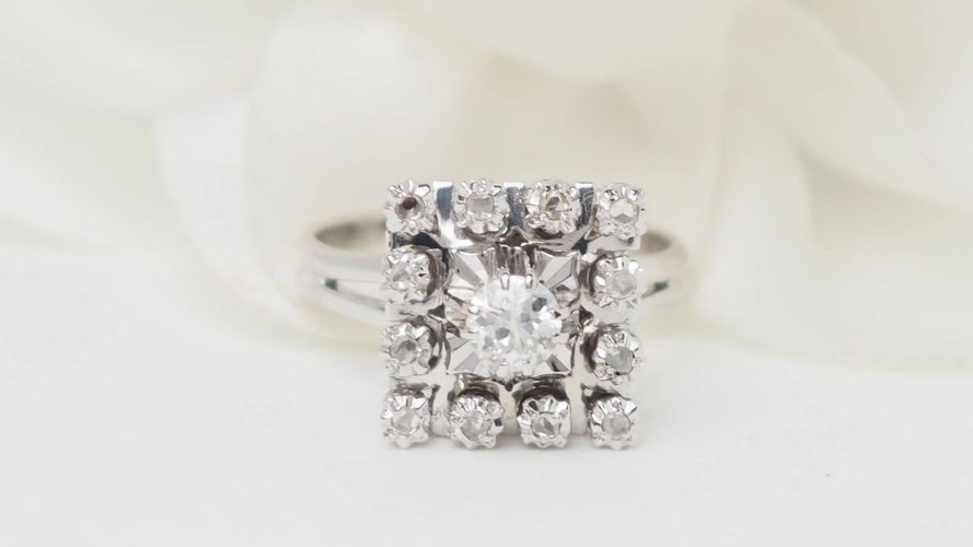 Bague 54 Bague entourage en or blanc et diamants 58 Facettes 32575