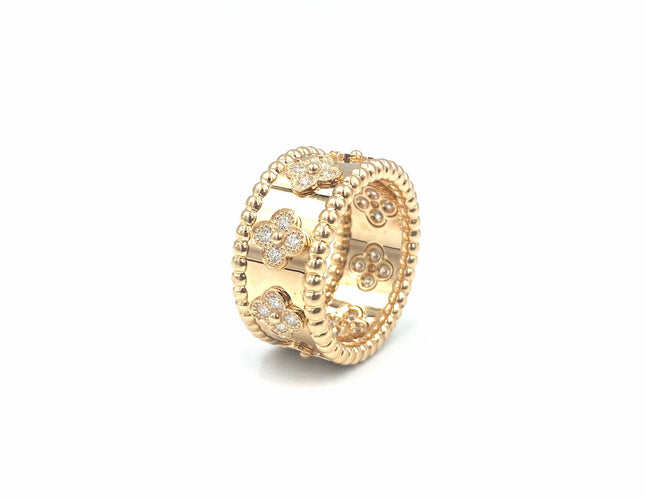 Bague 53 Bague VAN CLEEF & ARPELS Perlée Trèfles diamants 58 Facettes
