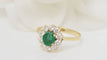 Bague 56 Bague marguerite en or jaune, émeraude et diamants 58 Facettes 32535