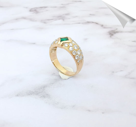 Bague Bague en or jaune, émeraude, diamants 58 Facettes AA 1553