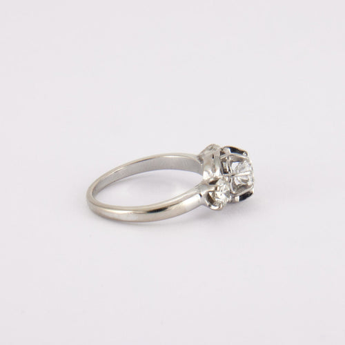 Bague 52 Bague trilogie, en or gris, diamants 58 Facettes