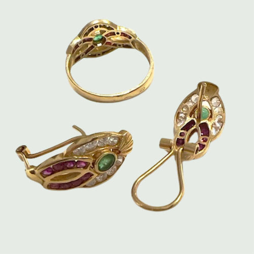 Boucles d'oreilles 55 ENSEMBLE EN OR CONTEMPORAIN DU 20ÈME SIÈCLE 18 kts avec CORCONIA ; ÉMERAUDE et RUBIS 58 Facettes Q964A