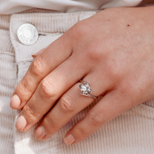 Bague Bague en or blanc et diamant 58 Facettes 16982