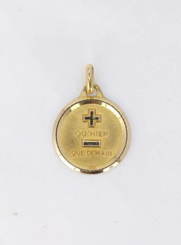 Pendentif Médaille Amour Augis "L'originale" Or jaune "Plus qu’hier moins que demain" 58 Facettes J242