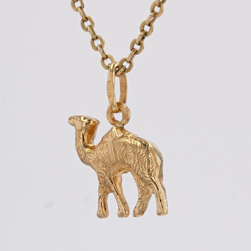 Pendentif Pendentif breloque dromadaire or 58 Facettes 18-016C