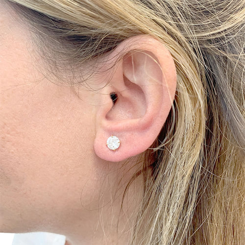 Boucles d'oreilles Puces d'oreilles en or jaune, diamants. 58 Facettes 32737