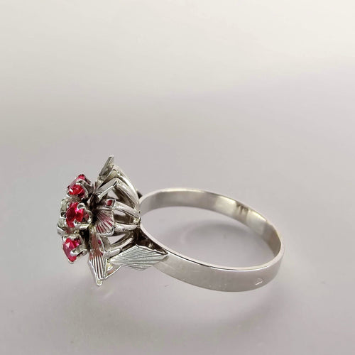 Bague 52 Bague motifs floraux en or blanc Diamant et rubis 58 Facettes 5592