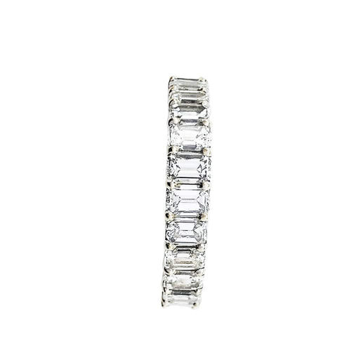 Bague 52 Alliance diamants taille émeraude en or blanc. 58 Facettes 31512