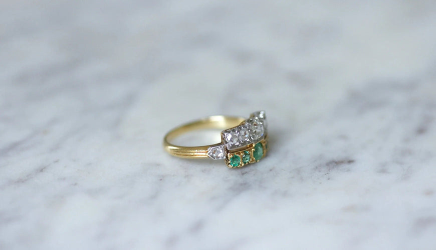 Bague Bague lignes diamants et émeraudes 58 Facettes
