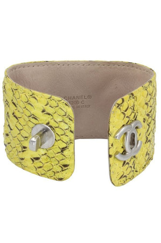 Bracelet BRACELET MANCHETTE PYTHON SIGNÉE "CHANEL" 58 Facettes 054671