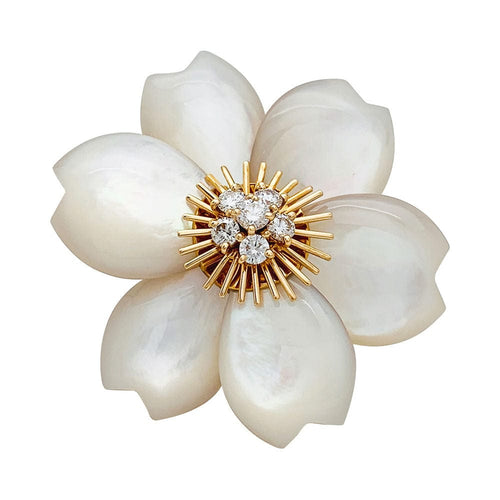 Broche Broche Van Cleef & Arpels " Rose de Noël" en or jaune, diamants et nacre. 58 Facettes 31835