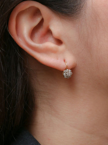 Boucles d'oreilles Dormeuses anciennes en or et diamants taille ancienne 58 Facettes J259