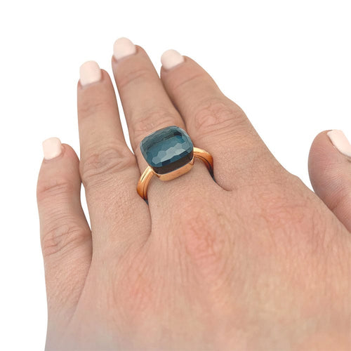 Bague 55 Bague Pomellato, "Nudo Maxi", or rose, or blanc, topaze blue london. 58 Facettes 31117
