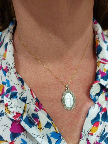 Pendentif Médaille Art Déco, vierge en or jaune/ blanc 58 Facettes 063601