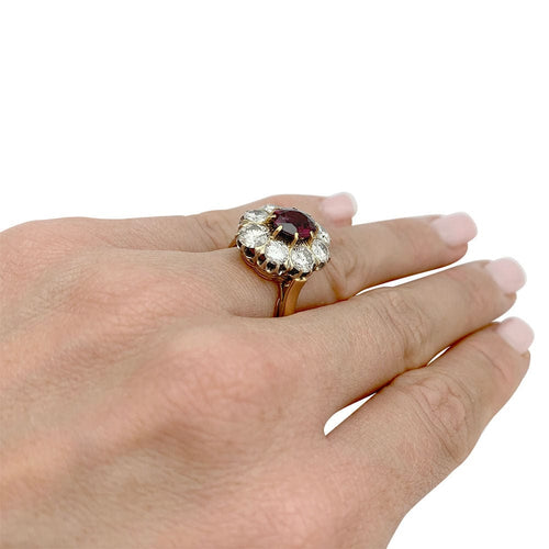 Bague 56 Bague pompadour rubis, diamants, or jaune. 58 Facettes 31967