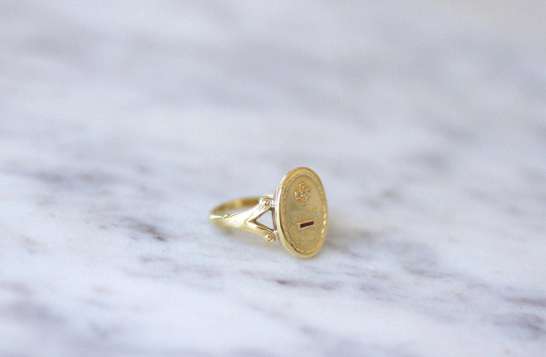 Bague Bague ancienne A.AUGIS 58 Facettes