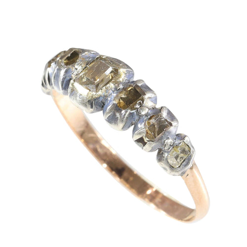 Bague 58 Murmures du passé : une bague baroque en diamant de 1700 58 Facettes 23331-0140